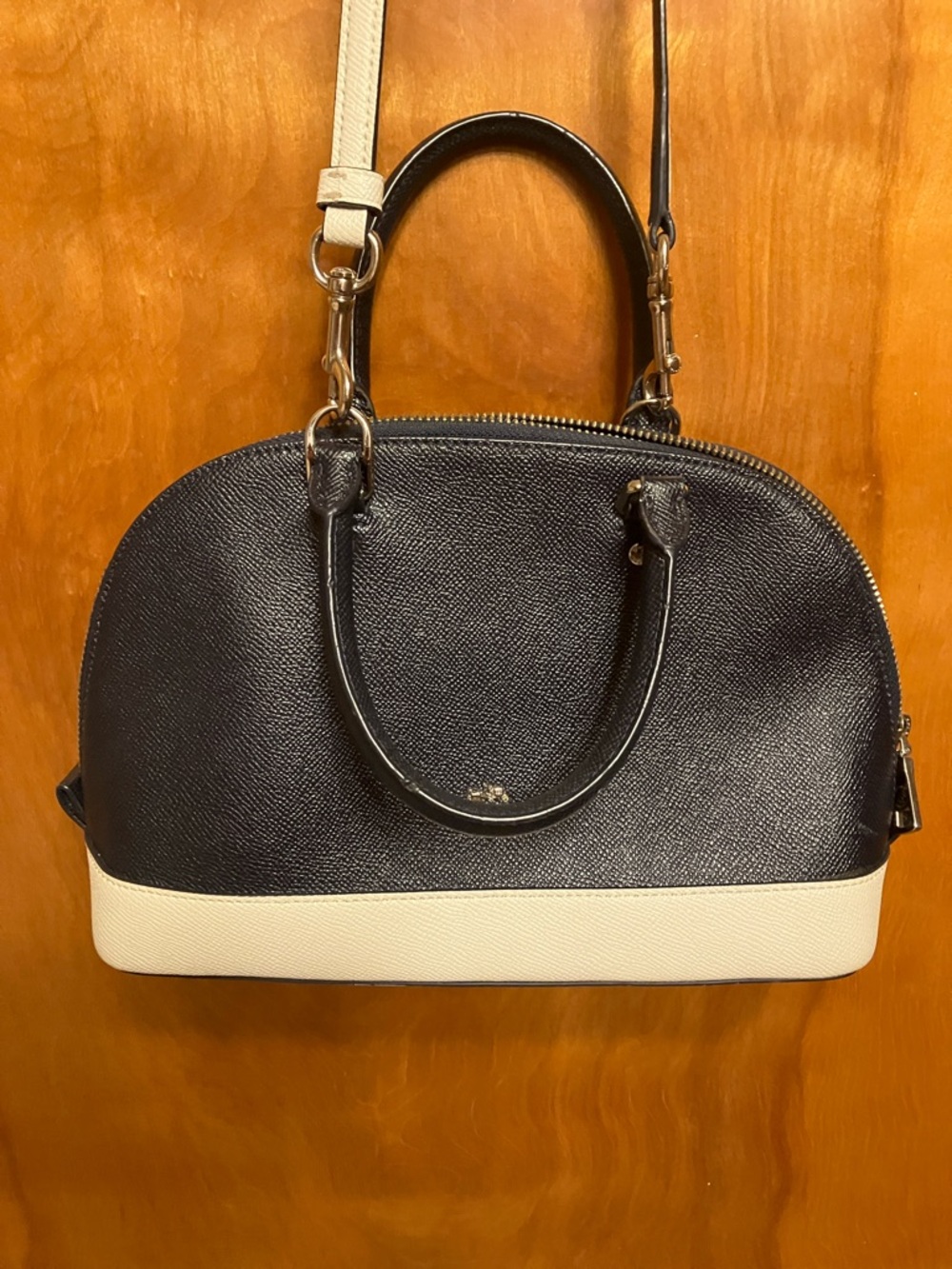 COACH.  Women’s Two-Tone Navy and Cream Dome Satchel & Crossbody. Good Cond.